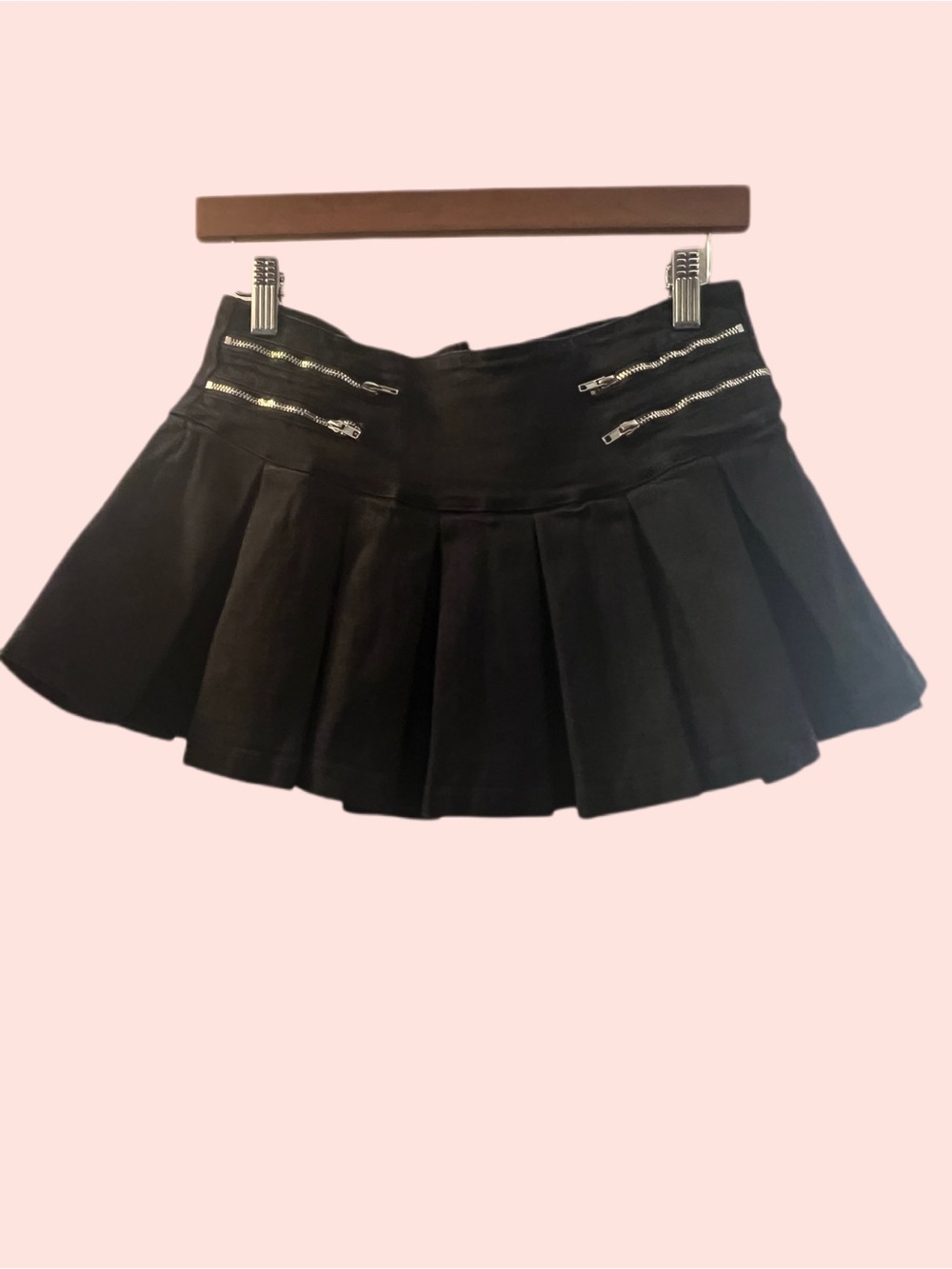 Windsor Black Pleated Mini Skirt with Silver Zip Accents